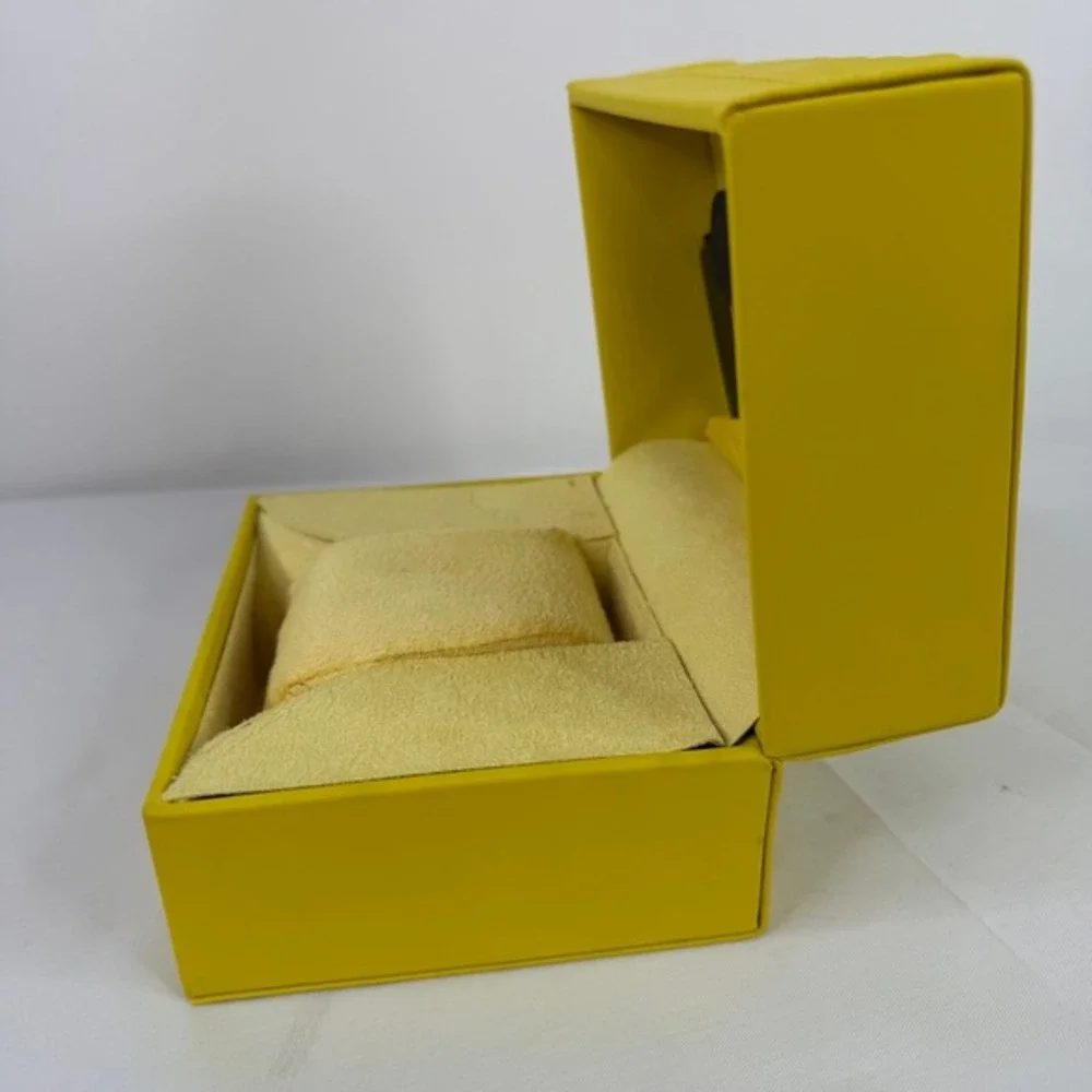Invicta Watch Box Unisex OS Yellow‎